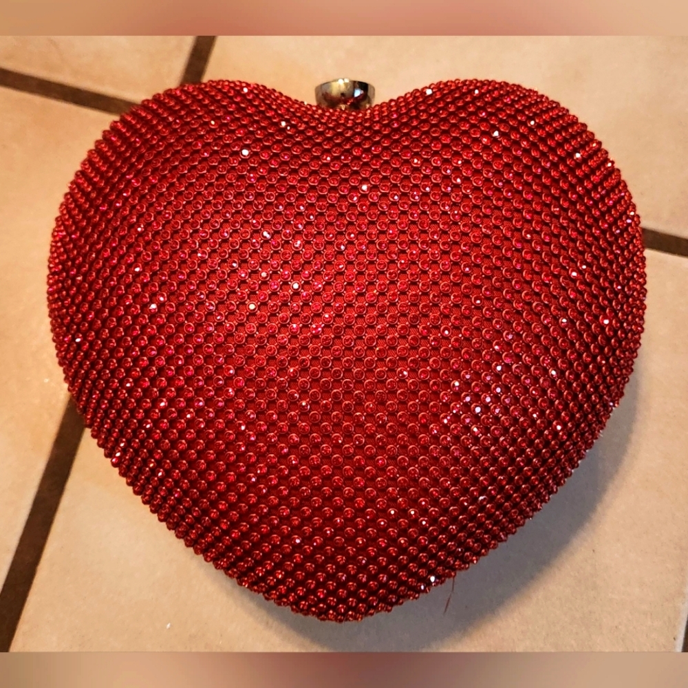 NWOT Red crystal Valentine's encrusted Heart ❤️ shaped clutch